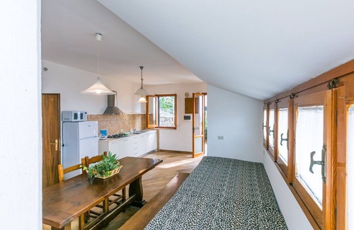 San Baronto Apartment | Cosy apartment for 4 people with pool, WIFI, balcony, pets allowed, panoramic view and parking