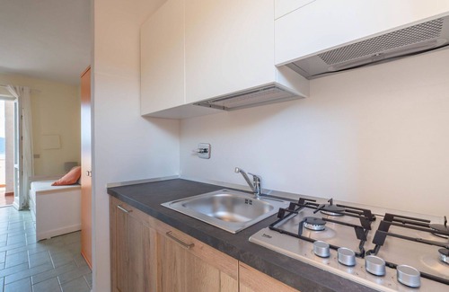 Morcone Apartment | Cosy apartment for 2 guests with WIFI, TV, patio and parking