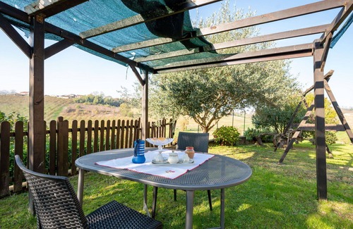 Penango Apartment | Cosy apartment for 2 people with WIFI, TV, patio, panoramic view and parking
