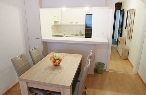 Lucerne Apartment | Cosy apartment for 3 guests with WIFI, TV, balcony and parking