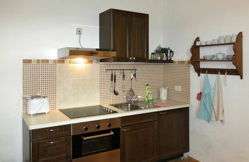Bonvicino Apartment | Cosy apartment for 3 people with pool, patio and parking