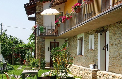 Bonvicino Apartment | Cosy apartment for 3 people with pool, patio and parking