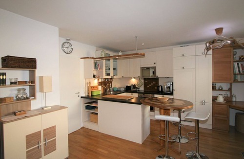 Amras Apartment | Cosy apartment for 3 people with WIFI, TV, balcony and parking