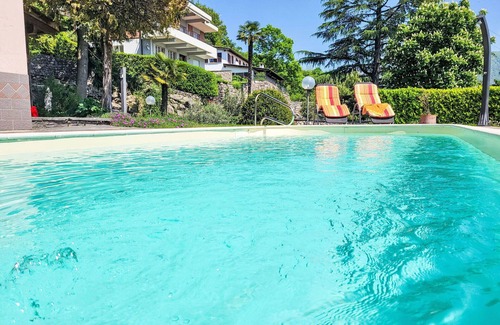 Besazio Apartment | Cosy apartment for 4 guests with WIFI, private pool, TV, patio, panoramic view and parking