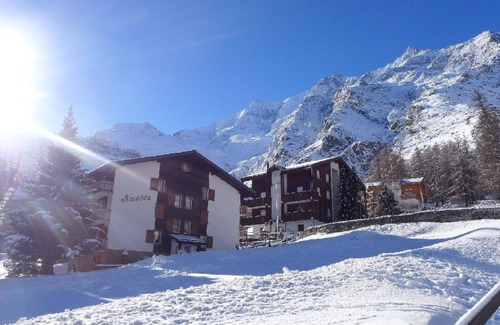 Saas-Fee Apartment | Cosy apartment for 4 people with WIFI, TV and balcony