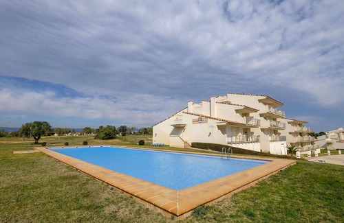 San Jorge Apartment | Cosy apartment for 4 people with WIFI, pool, A/C, TV, balcony and parking