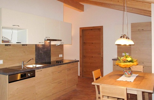 Fendels Apartment | Cosy apartment for 4 guests with WIFI, TV, balcony and parking