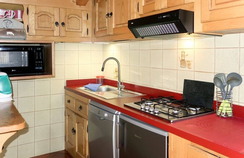 Paquier Apartment | Cosy apartment for 4 guests with WIFI, TV, balcony, pets allowed and parking