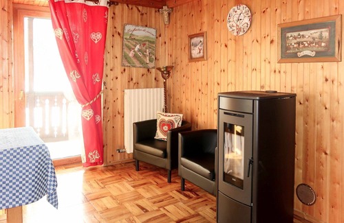 Paquier Apartment | Cosy apartment for 4 guests with WIFI, TV, balcony, pets allowed and parking