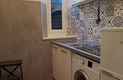 Pontedecimo Apartment | Cosy apartment for 4 guests with WIFI, A/C, TV, balcony and panoramic view, close to Portofino