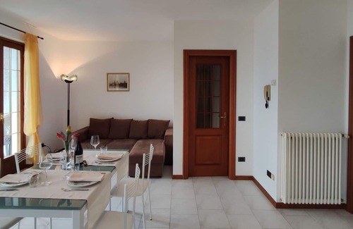 Consiglio di Rumo Apartment | Cosy apartment for 4 guests with WIFI, TV, balcony, pets allowed and parking