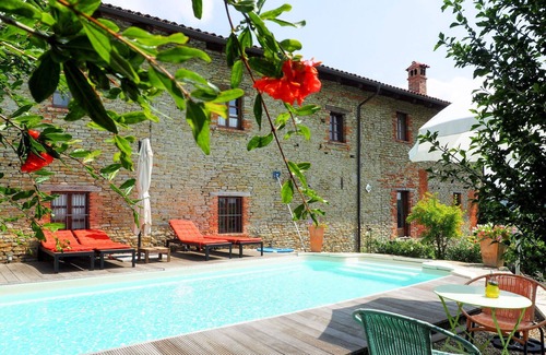 Bonvicino Apartment | Cosy apartment for 4 people with pool, terrace and parking