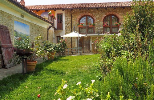 Bonvicino Apartment | Cosy apartment for 4 people with pool, terrace and parking