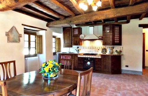 Dicomano Apartment | Cosy apartment for 4 guests with WIFI, pool, TV, pets allowed and parking