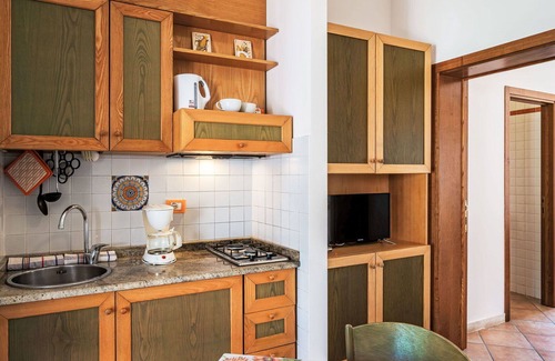San Feliciano Apartment | Cosy apartment for 4 people with pool, WIFI, A/C, TV, patio, pets allowed and parking