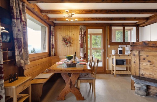 Verbier Apartment | Cosy apartment for 4 people with WIFI and patio