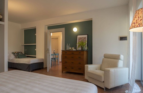 Assisi Apartment | Cosy apartment for 4 people with A/C, WIFI, TV, balcony, pets allowed and parking