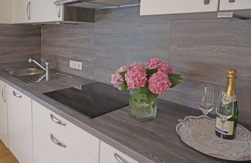 Wenns Apartment | Cosy apartment for 4 people with WIFI, TV, patio, pets allowed and parking
