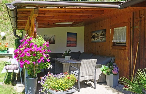 Wenns Apartment | Cosy apartment for 4 people with WIFI, TV, patio, pets allowed and parking