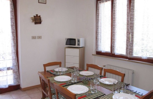 Santa Lucia Apartment | Cosy apartment for 5 guests with WIFI, TV, terrace and parking