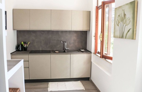 Mergozzo Apartment | Cosy apartment for 5 guests with WIFI, TV, terrace and parking