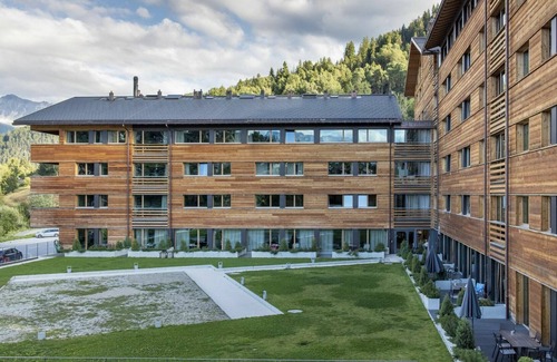 Vercorin Apartment | Cosy apartment for 5 people with WIFI, hot tub, TV, pets allowed and parking