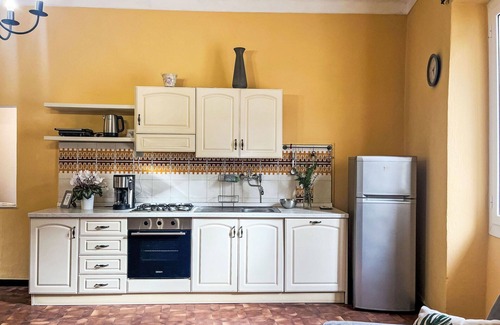 Prela Apartment | Cosy apartment for 5 people with WIFI, pool, TV, patio, pets allowed and parking