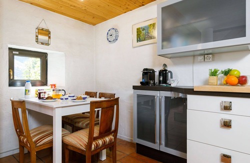Capriasca Apartment | Cosy apartment for 5 people with WIFI, pool, TV, patio, pets allowed and panoramic view