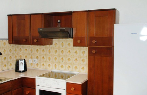 Tremona Apartment | Cosy apartment for 6 guests with WIFI, TV, terrace, pets allowed, panoramic view and parking