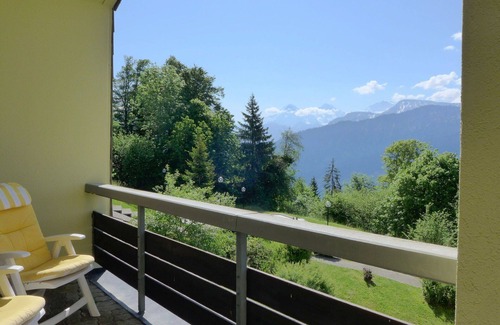 Beatenberg Apartment | Cosy apartment for 6 guests with WIFI, pool, TV, terrace, pets allowed and parking