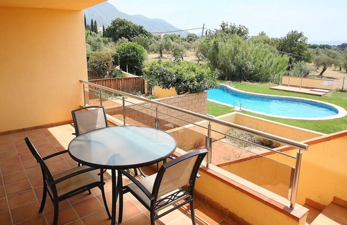 El Mas Isaac Apartment | Cosy apartment for 6 people with pool, WIFI, TV, terrace and panoramic view