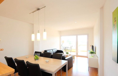 El Mas Isaac Apartment | Cosy apartment for 6 people with pool, WIFI, TV, terrace and panoramic view