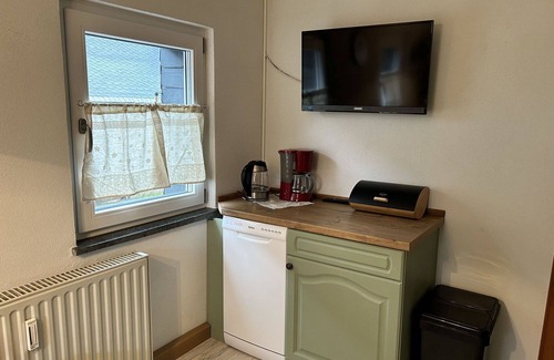 Grossschoenau Apartment | Cosy apartment for 6 guests with WIFI, hot tub, TV, patio, pets allowed and parking