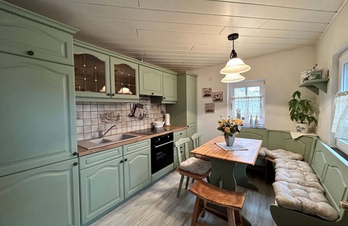 Grossschoenau Apartment | Cosy apartment for 6 guests with WIFI, hot tub, TV, patio, pets allowed and parking