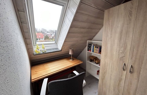 Grossschoenau Apartment | Cosy apartment for 6 guests with WIFI, hot tub, TV, patio, pets allowed and parking