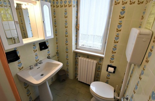 Vesta Apartment | Cosy apartment for 6 guests with WIFI, TV, terrace and parking