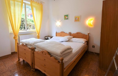 Vesta Apartment | Cosy apartment for 6 guests with WIFI, TV, terrace and parking