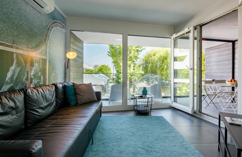 Balatonszemes Apartment | Cosy apartment for 6 guests with A/C, WIFI, pool, TV, terrace, pets allowed and parking