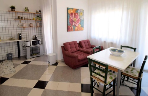 Riposto Apartment | Cosy apartment for 6 people with A/C, WIFI, TV, balcony and parking