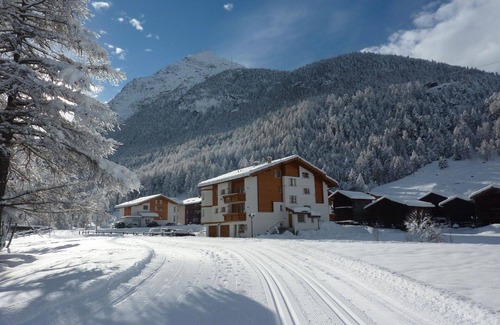 Saas Grund Apartment | Cosy apartment for 6 people with WIFI, balcony and pets allowed