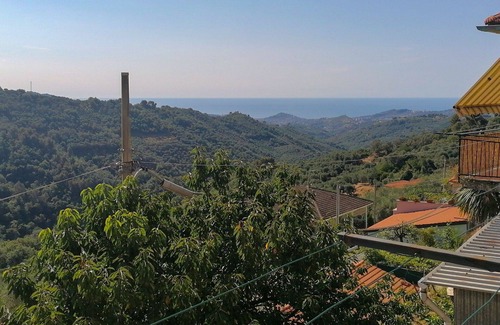 Vasia Apartment | Cosy apartment for 7 guests with WIFI, TV, terrace, pets allowed and parking