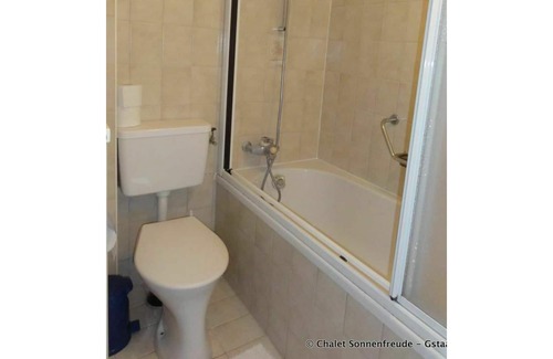 Schoenried Apartment | Cosy apartment for 7 people with WIFI, balcony, pets allowed and parking