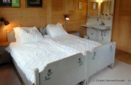 Schoenried Apartment | Cosy apartment for 7 people with WIFI, balcony, pets allowed and parking