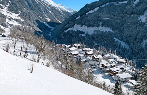 Brandberg Apartment | Cosy apartment for 8 guests with WIFI, TV, balcony and parking