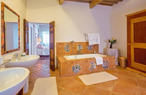 Umbertide Apartment | Cosy apartment for 8 people with pool, WIFI, A/C, TV, panoramic view and parking