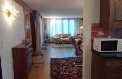 Engelberg Apartment | Cosy apartment for 4 guests with WIFI, pool, TV and balcony