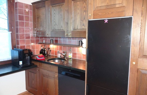 Engelberg Apartment | Cosy apartment for 4 guests with WIFI, pool, TV and balcony