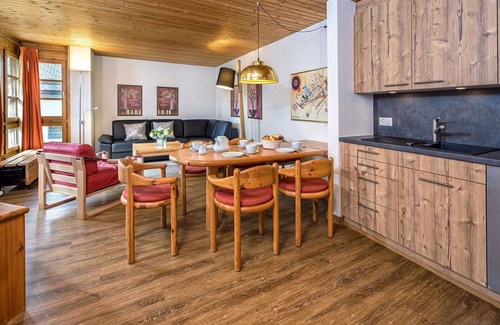 Lenzerheide Apartment | Cosy apartment for 4 guests with TV and balcony