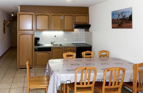 Granges Apartment | Cosy apartment for 8 guests with WIFI, TV, balcony, pets allowed, panoramic view and parking