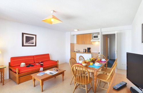 Germ Apartment | Cosy apartment for 6 guests with pool, hot tub, WIFI, TV, balcony and pets allowed